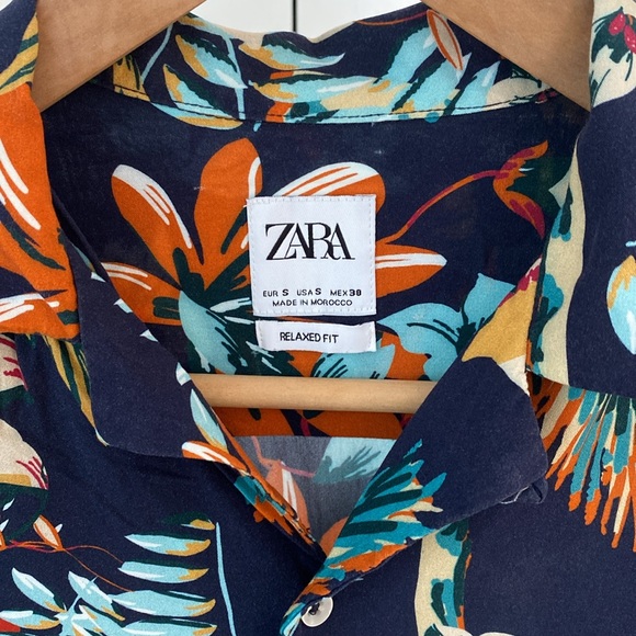 Zara / Resort Shirt / Floral Pattern / Small - Picture 3 of 9